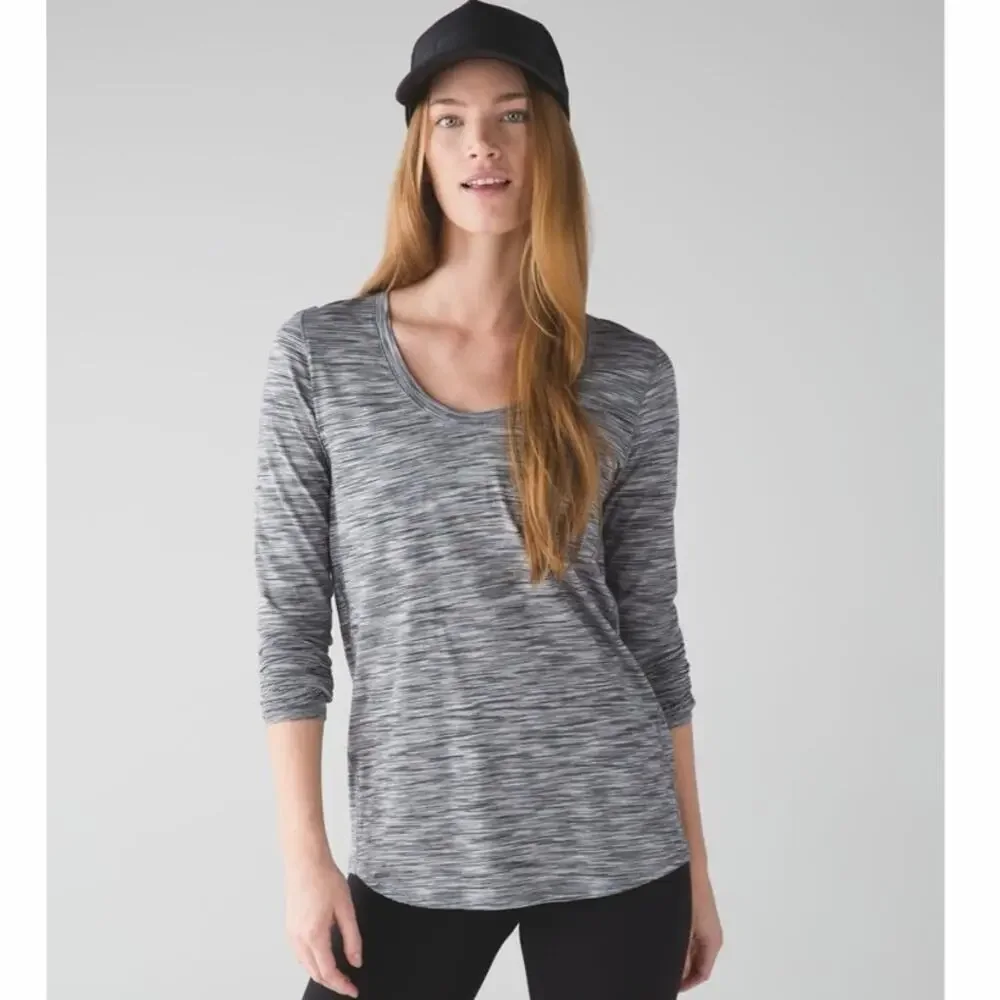 Lululemon Yogi Everyday Long Sleeve Space Dye White Black Top Size 6